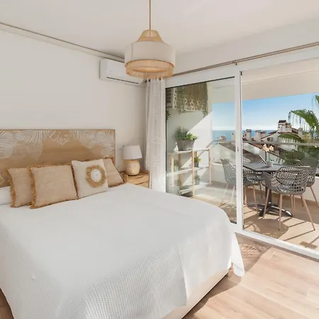 Luxury Frontline With Sea View