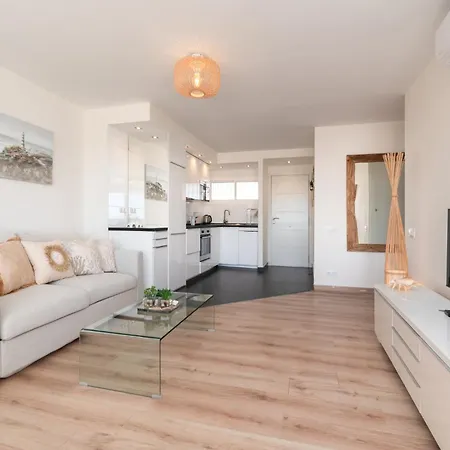 Luxury Frontline With Sea View